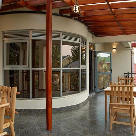 Silver Oaks Hotel Boma フォート・ポータル エクステリア 写真