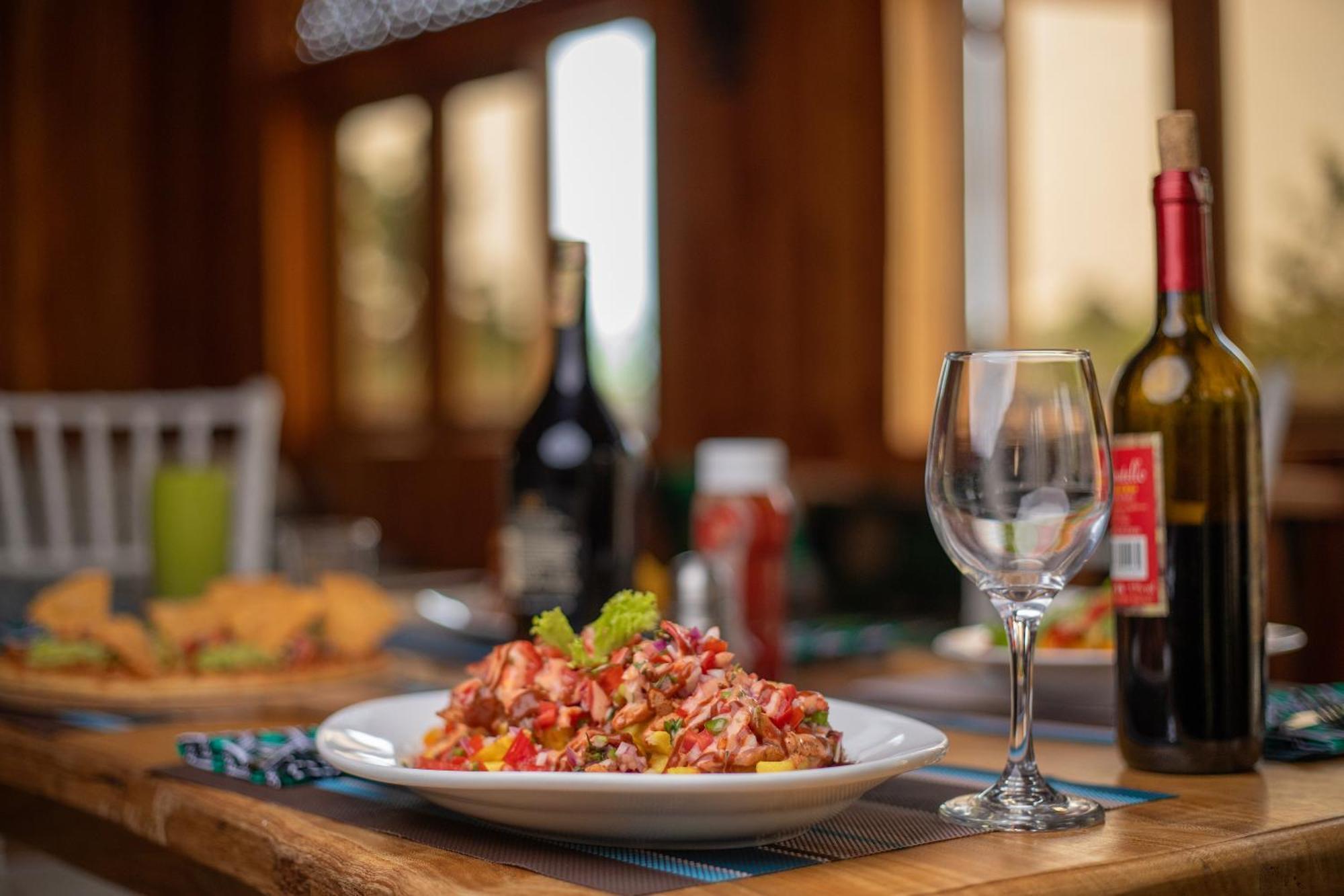 Silver Oaks Hotel Boma フォート・ポータル エクステリア 写真